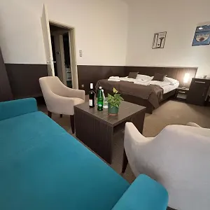  Aparthotel Embassy By Lh