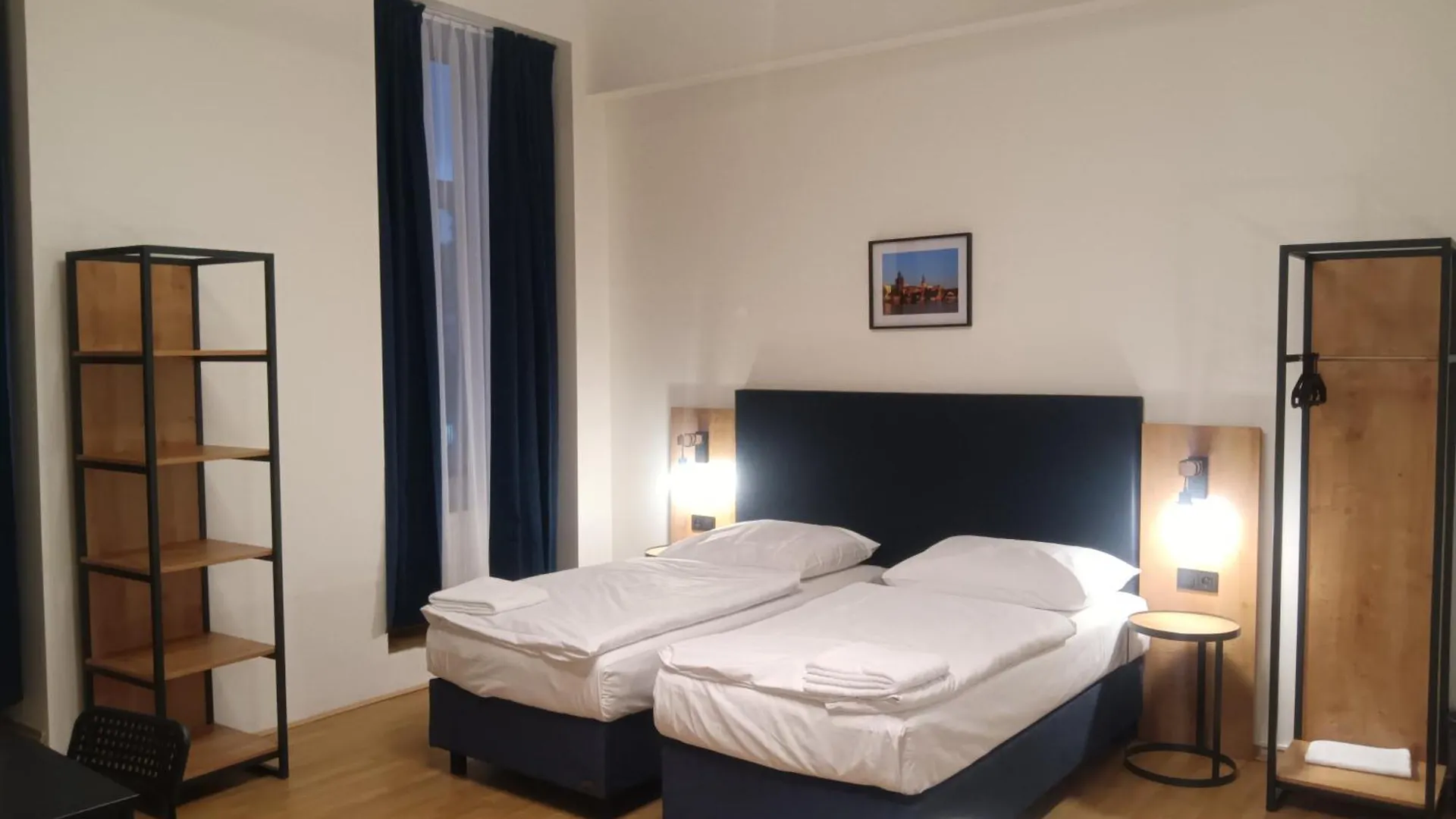 براغ Powder Tower Suites